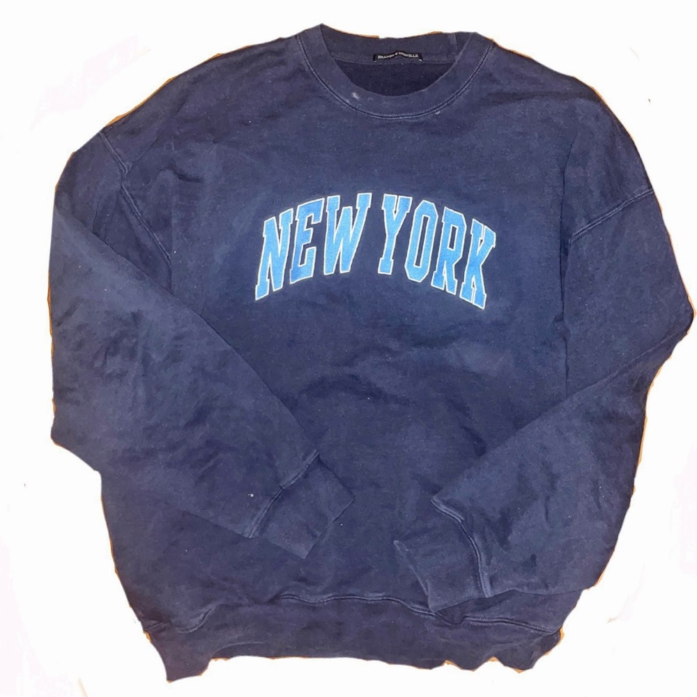 BRANDY MELVILLE JOHN GALT NEW YORK EMBROIDERED SWEATSHIRT